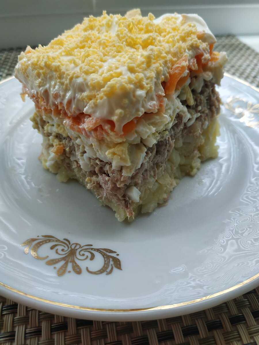 20 салатов с курицей и сыром, которые украсят любой стол