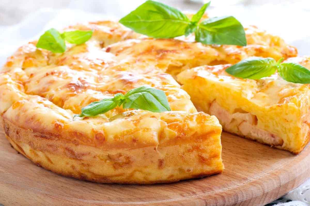 Заливной пирог с курицей и картошкой в духовке - рецепт с фото
