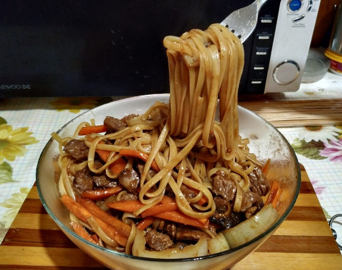 Лапша со свининой: много способов приготовления и подачи простого блюда. как вкусно и быстро приготовить лапшу со свининой - автор екатерина данилова - журнал женское мнение