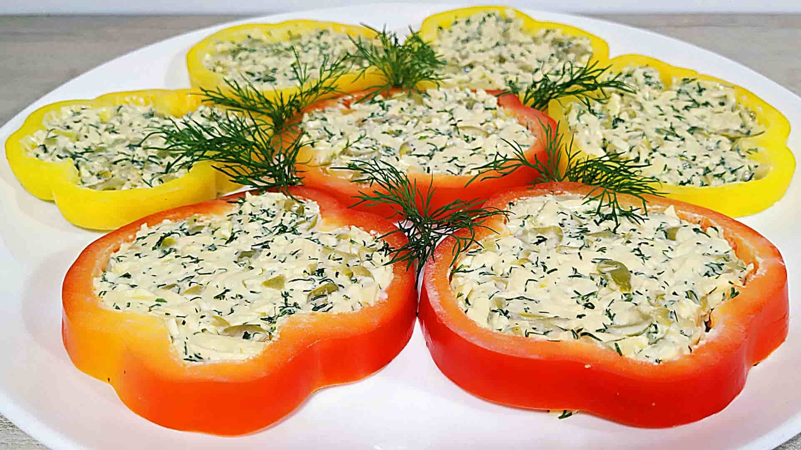 Бутерброды с сыром и чесноком, 4 интересных рецепта