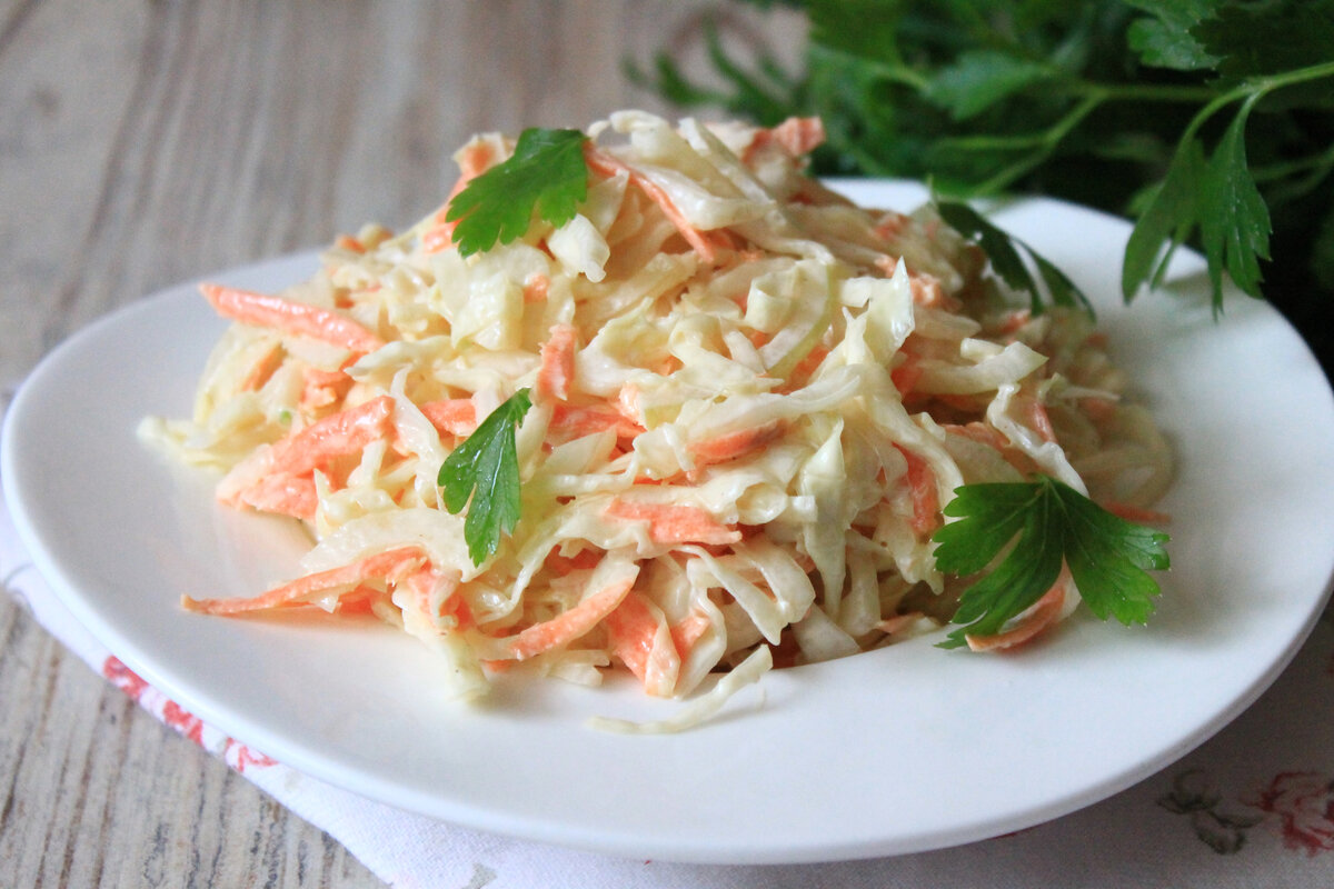 Салаты с корейской морковью: топ-11 пошаговых рецептов с фото. с копченой курицей, фасолью, перцем, колбасой, огурцом