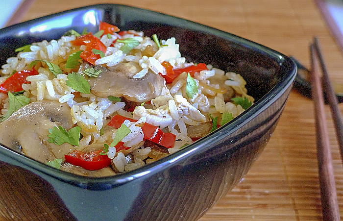 Сытно и вкусно — рис с куриным мясом и грибами