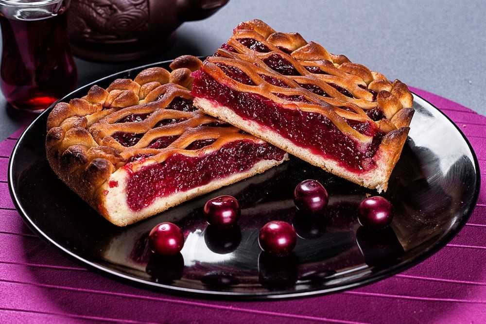 Пирог с вишней - блаженство вкуса! 7 проверенных рецептов.
