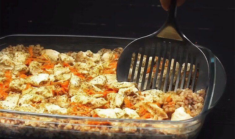 Курица с гречкой, запеченная в духовке - пошаговый рецепт с фото