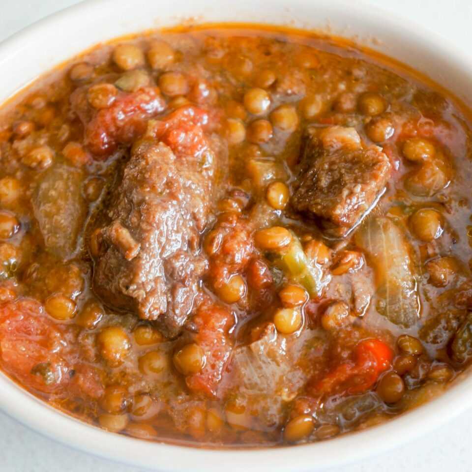 Чечевица с мясом: это не быстро, но вкусно, полезно и питательно. как приготовить чечевицу с мясом: на первое и на второе - автор екатерина данилова - журнал женское мнение