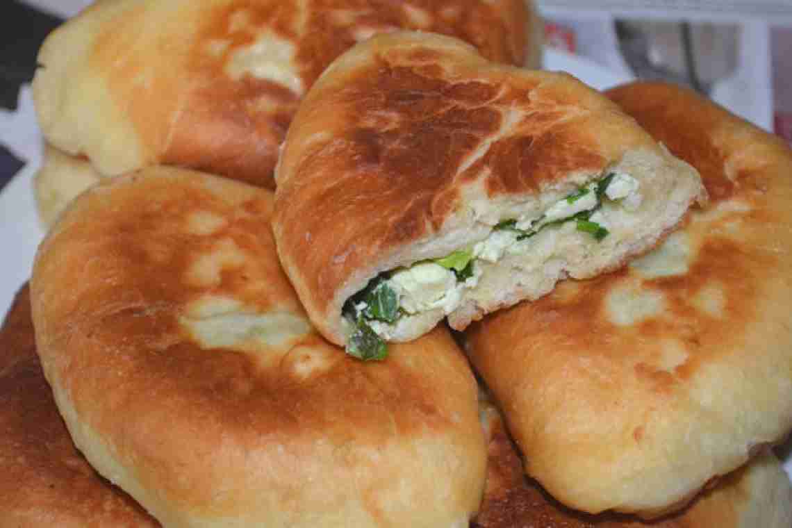 Дрожжевые пирожки с зеленым луком и яйцом в духовке рецепт фото пошагово и видео - 1000.menu