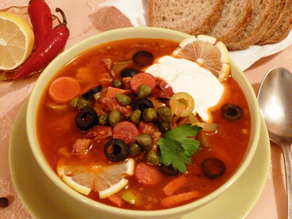 Солянка сборная мясная по классическим рецептам