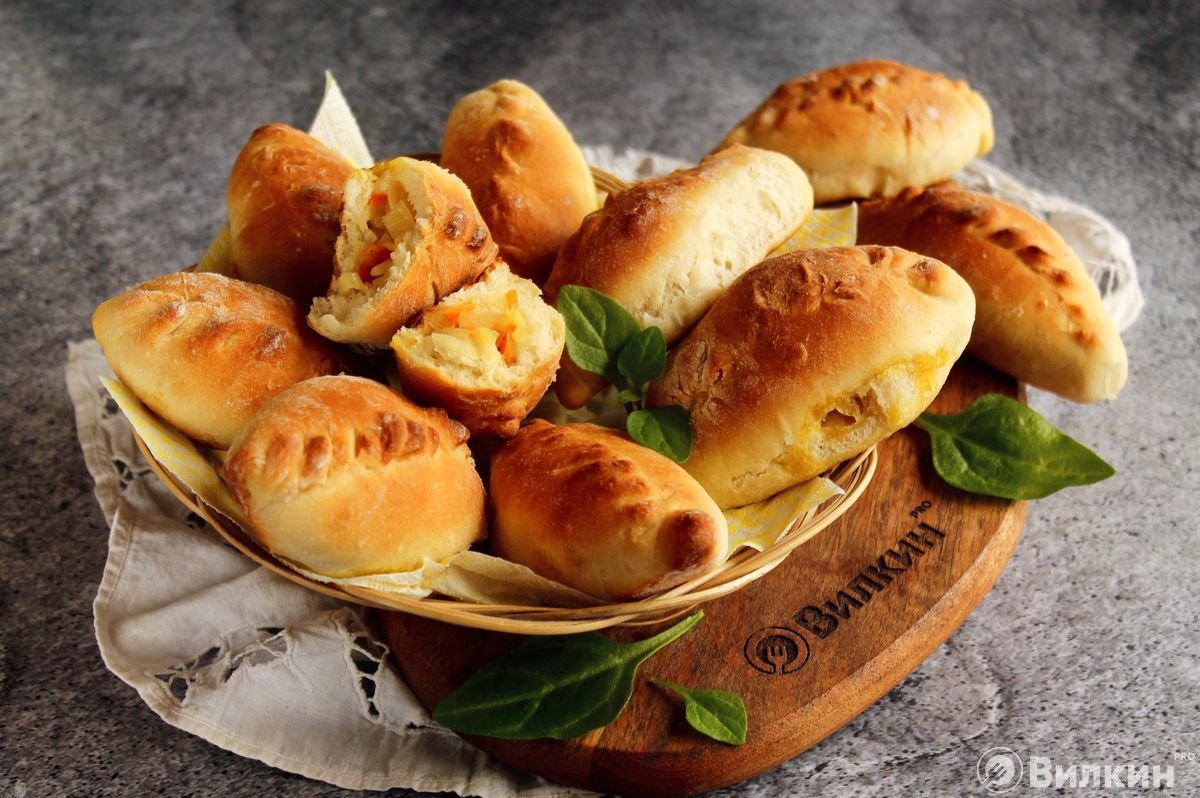 Пирожки с картошкой и грибами – 8 рецептов