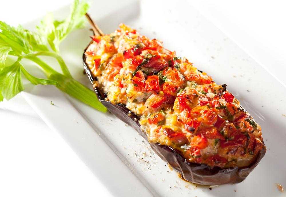 Баклажаны, запеченные в духовке: быстрые и вкусные рецепты