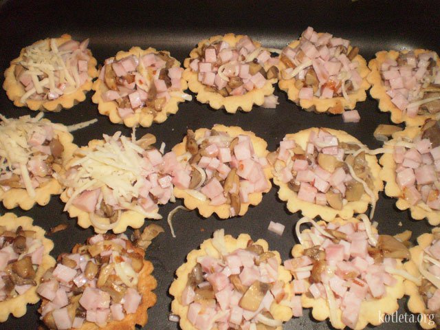 Булочки с корицей из слоеного теста