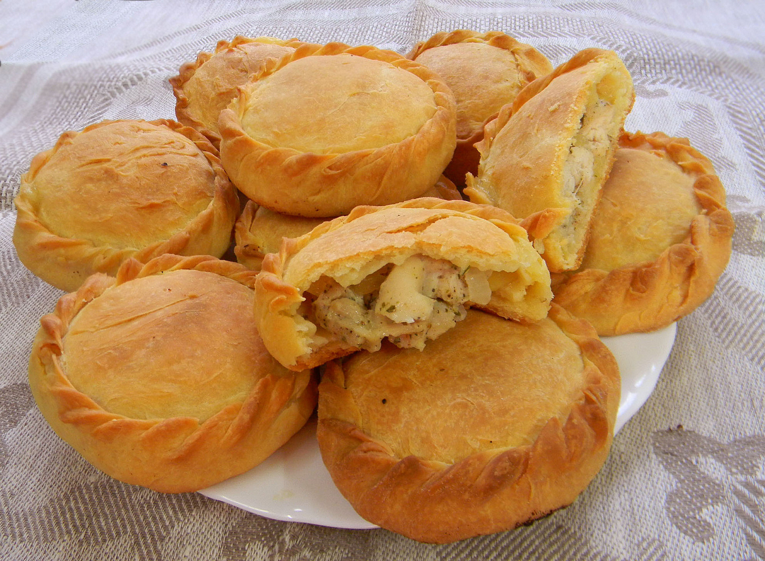 Элеши с мясом и картофелем – рецепт закусочных пирожков с начинкой. рецепты с фотографиями и отзывами на сайте - дам рецептик