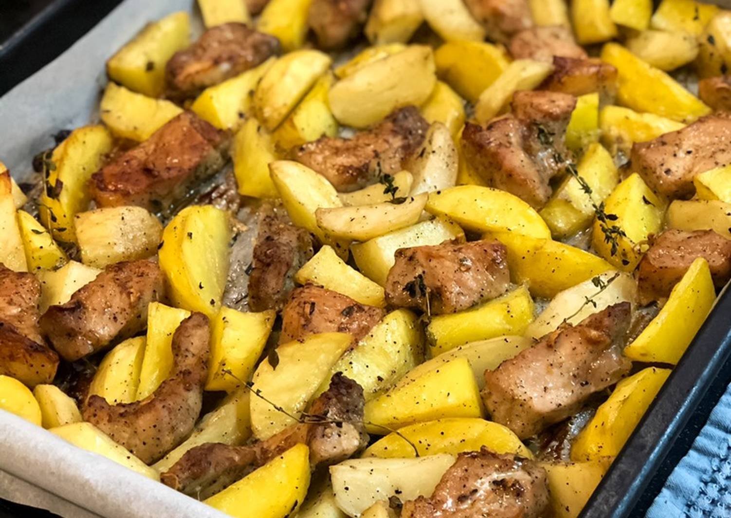Мясо по-французски из свинины с картофелем и сыром