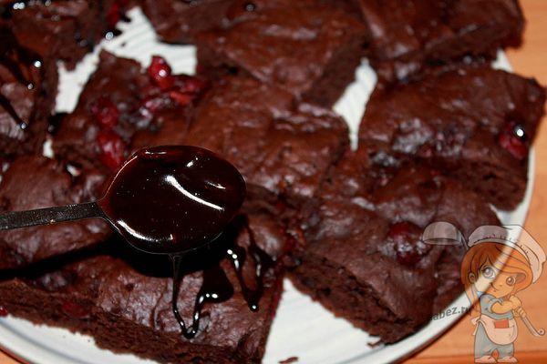 Выпечка с бананом для всей семьи: 7 простых и вкусных рецептов