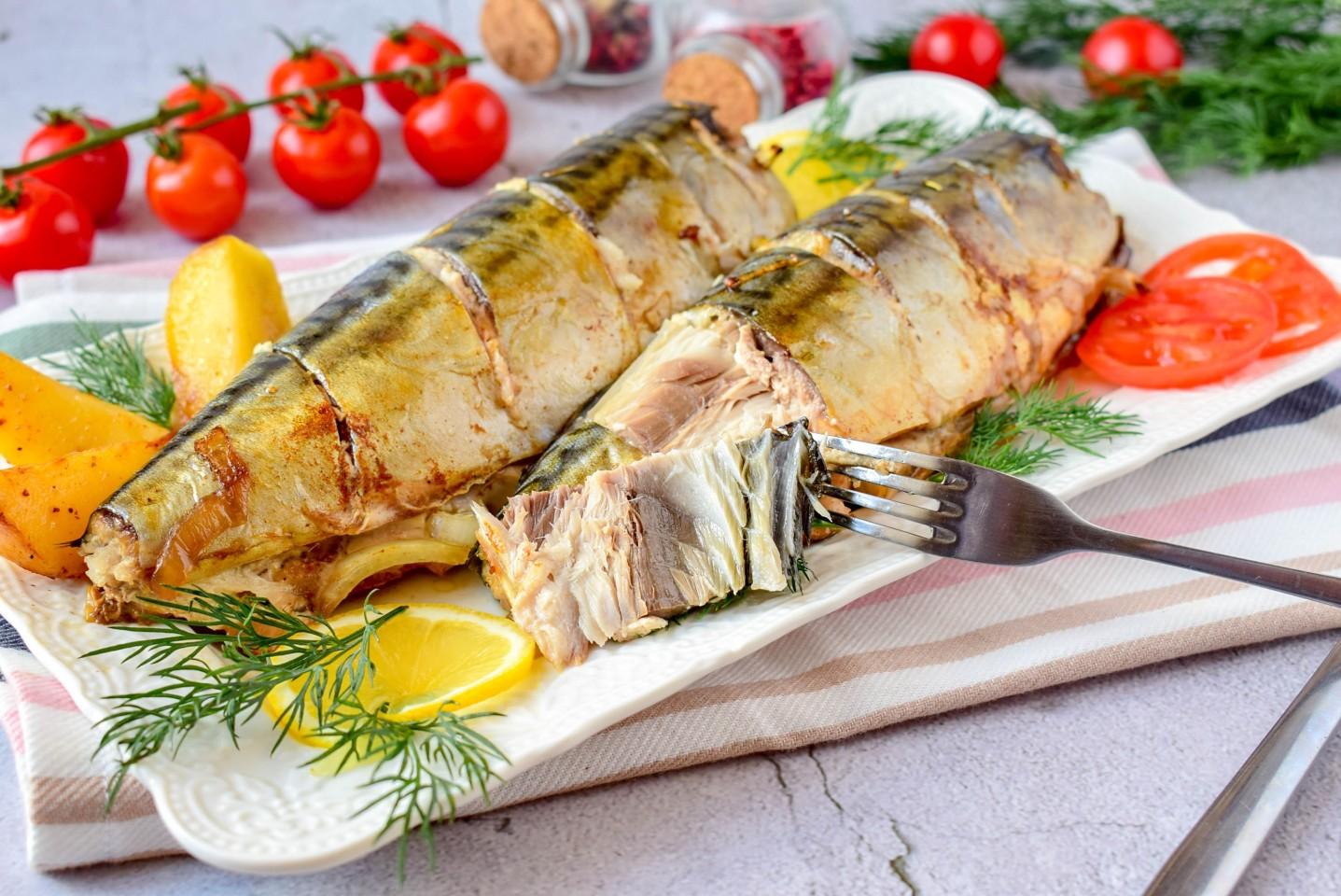 Скумбрия, запеченная в духовке - 15 быстрых и вкусных рецептов