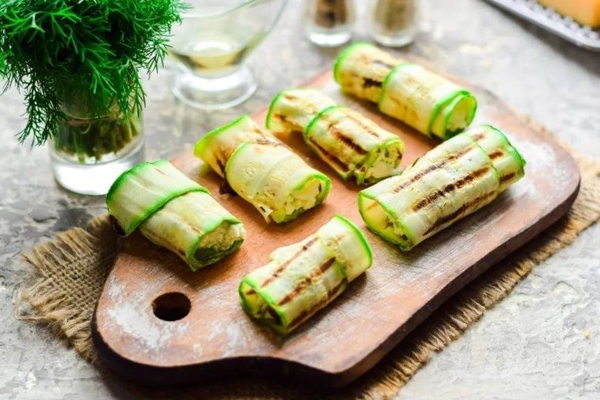 Рулетики из кабачков с разными начинками – 6 самых вкусных рецептов