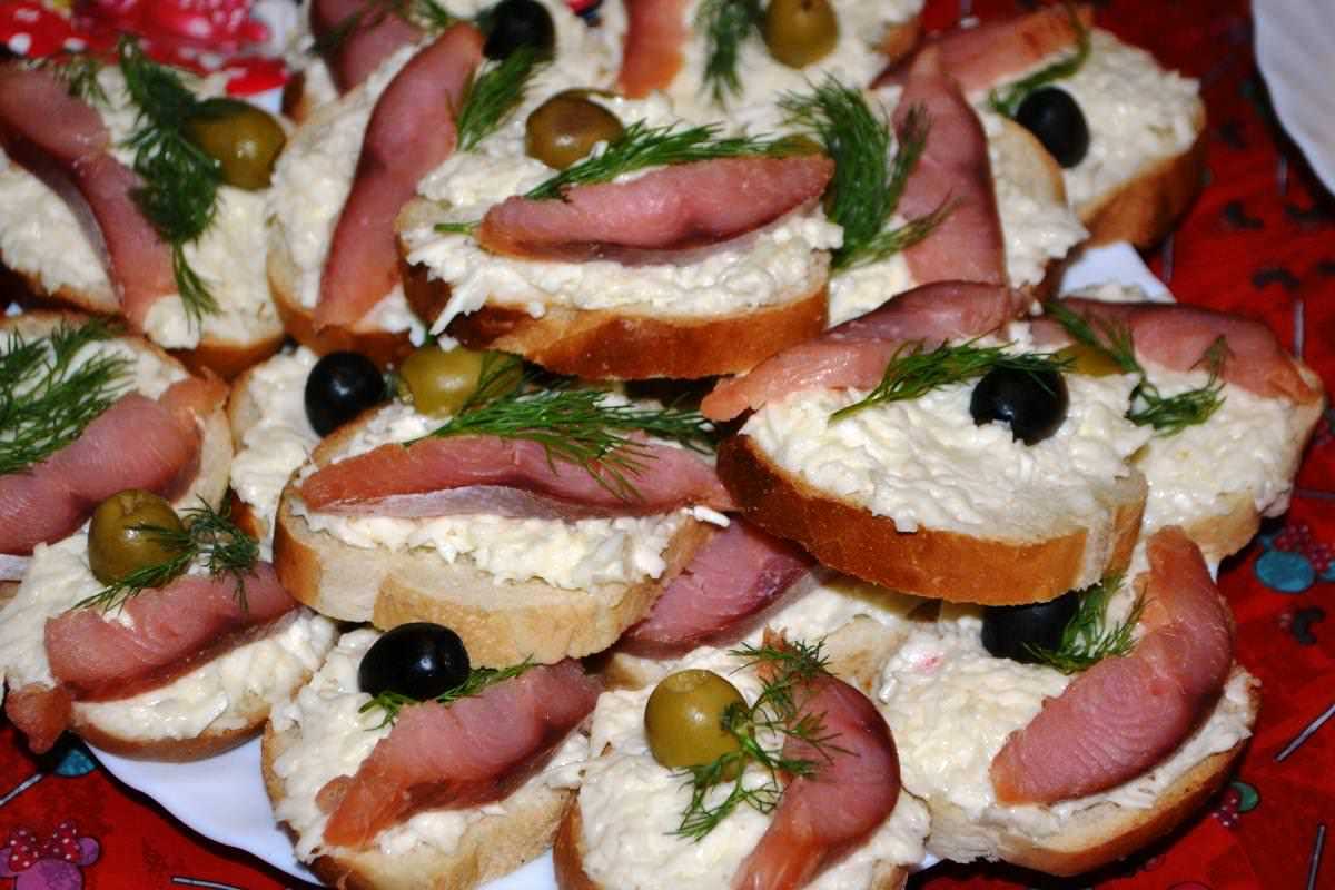 Салат цезарь с курицей: 8 рецептов в домашних условиях