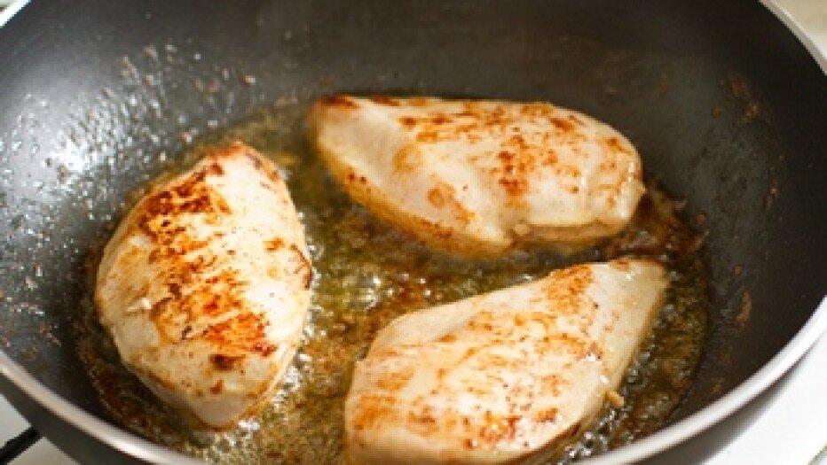 Топ-5 способов, как вкусно приготовить куриную грудку на сковороде