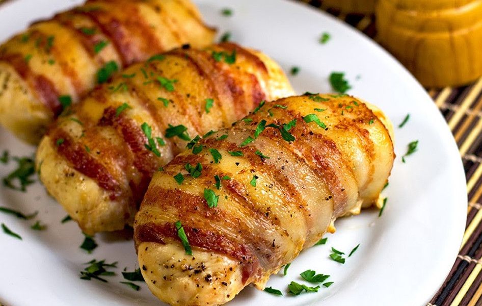 Курица в беконе в духовке из куриного филе