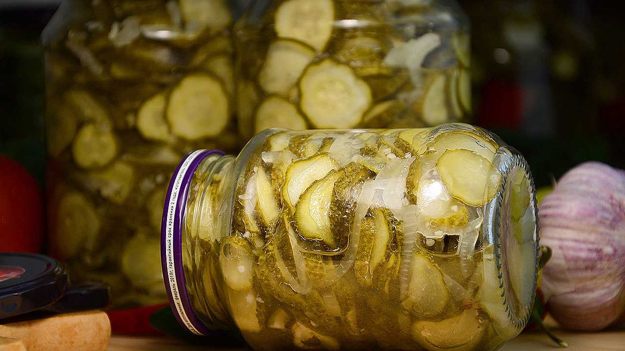 Огурцы ломтиками с чесноком на зиму