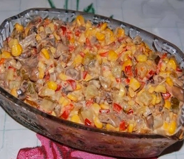 20 салатов с куриной грудкой, которые оценит любая хозяйка