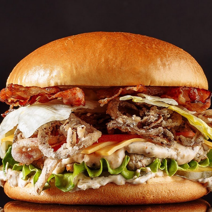Бекон burger sliders с карамелизированным луком и беконом