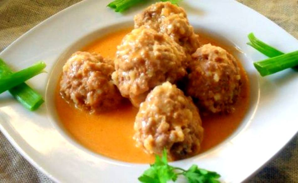 Ёжики из фарша с рисом с подливкой: 6 рецептов мясных тефтелей в соусе
ёжики из фарша с рисом с подливкой: 6 рецептов мясных тефтелей в соусе