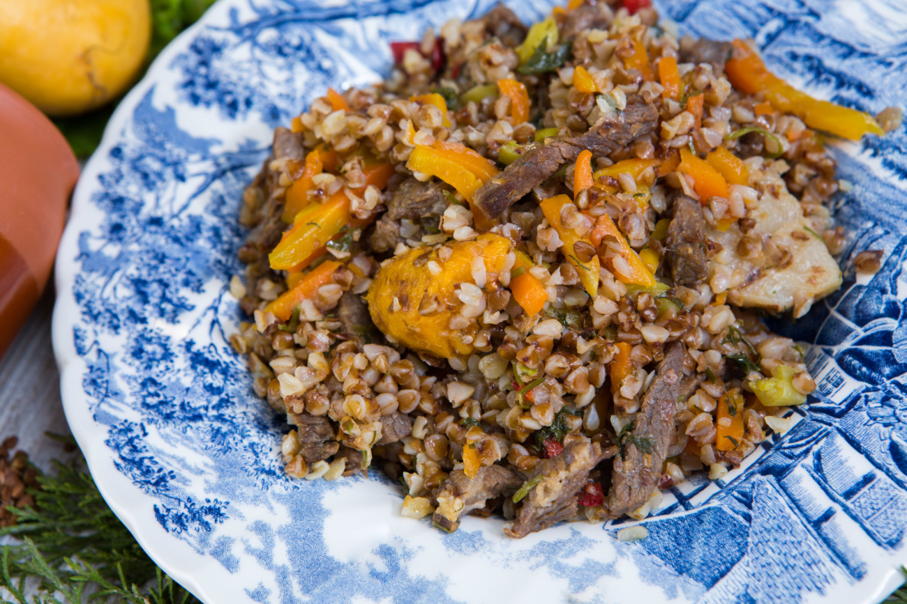 Как приготовить гречки с грибами и мясом в духовке, мультиварке и на сковороде