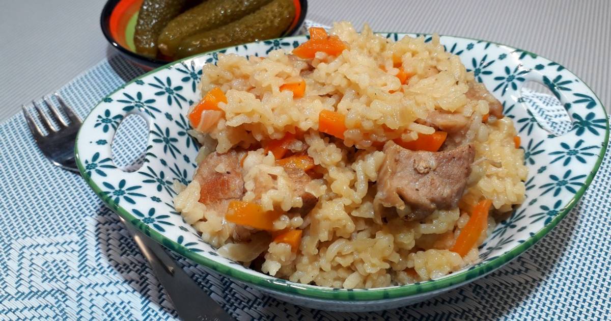 Тушеная картошка с курицей и капустой на сковороде