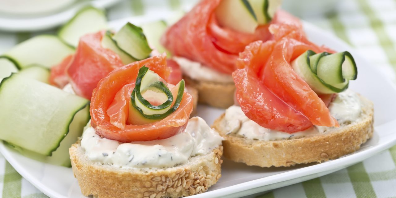 Бутерброды с рыбой на праздничный стол. простые и вкусные рецепты бутербродов с рыбой
