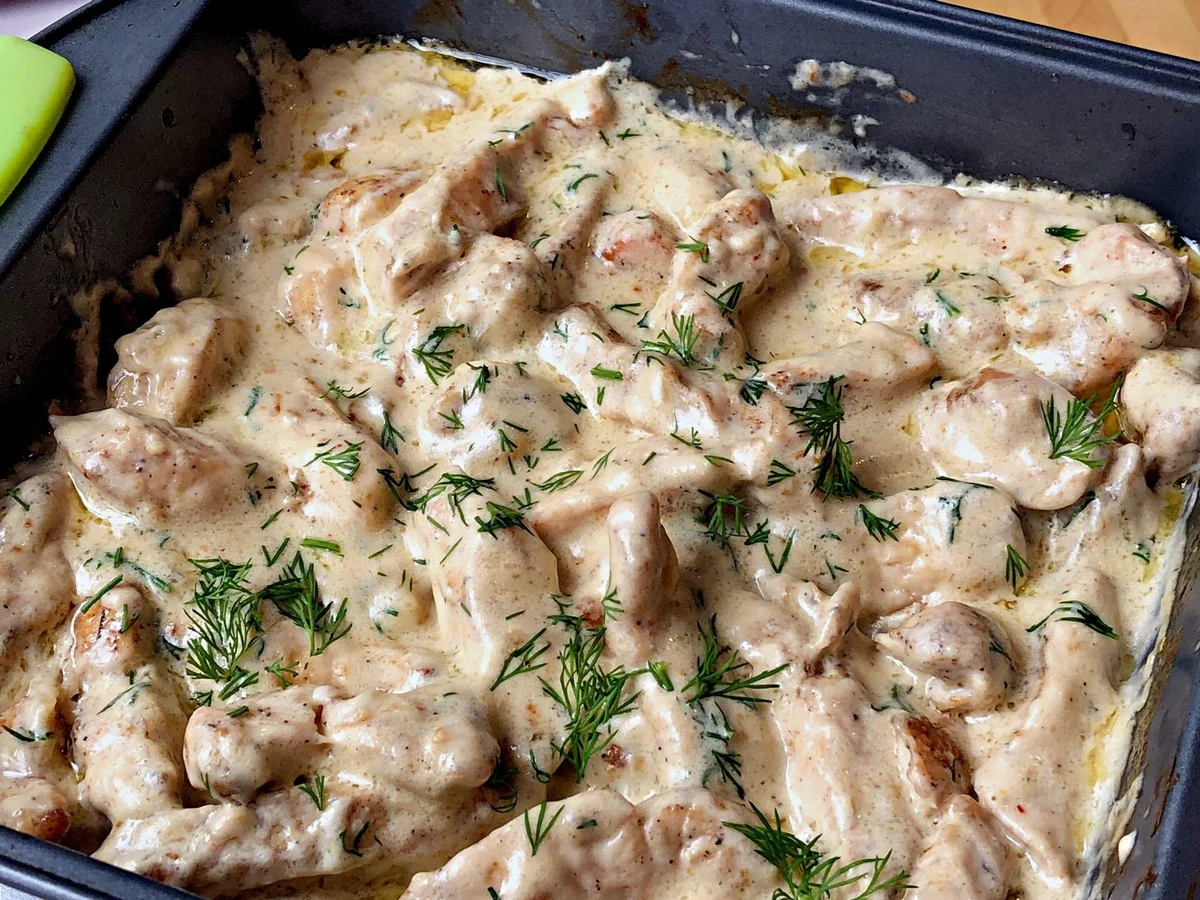 Курица в сметанном соусе – 10 вкусных рецептов