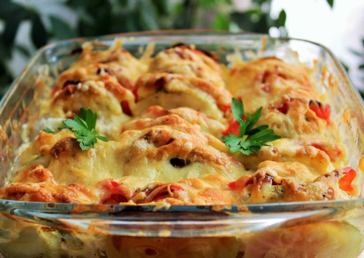 Куриные грудки с картошкой в духовке: 10 лучших рецептов с фото
