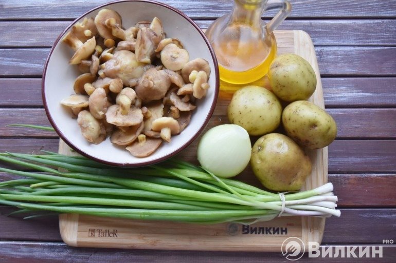 Популярные рецепты жареной картошки с грибами. вкусный рецепт