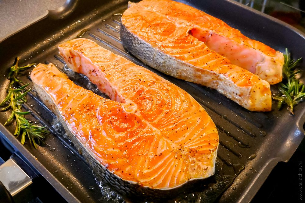 Стейк из семги на сковороде: простой и вкусный рецепт