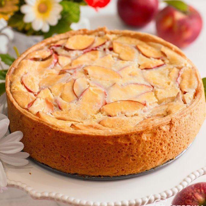 Шарлотка с малиной в микроволновке. вкусная, пышная малиновая шарлотка