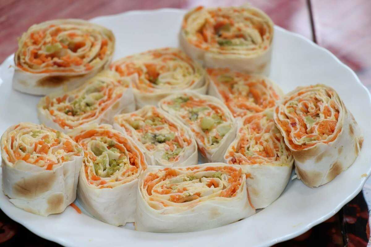 Рулеты из лаваша с разными начинками на праздничный стол — простые и вкусные рецепты на новый год 2024