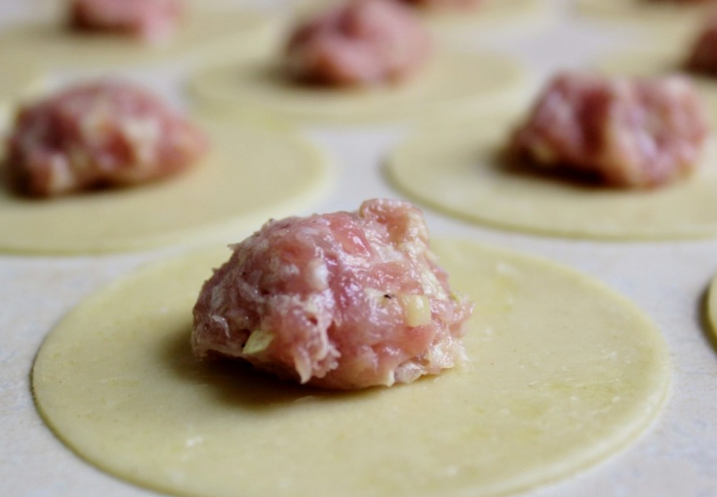 Домашние пельмени: рецепты простых и вкусных пельменей в домашних условиях