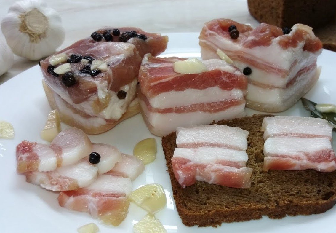 Засолка сала сухим способом в домашних условиях: 4 вкусных рецепта