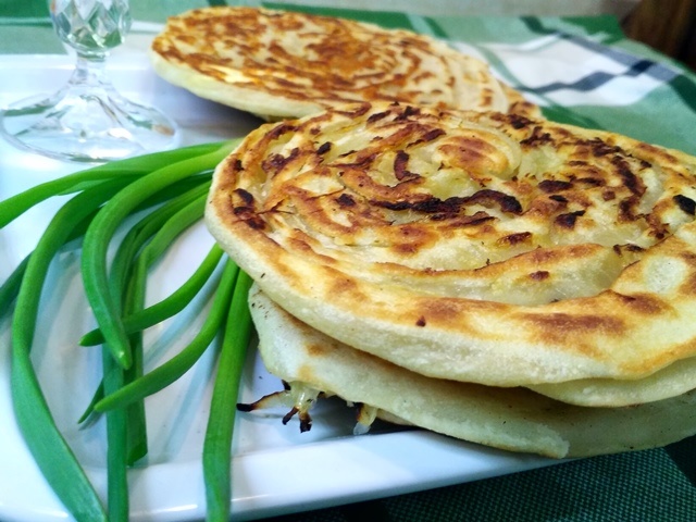 Вкуснейшая катлама с луком.