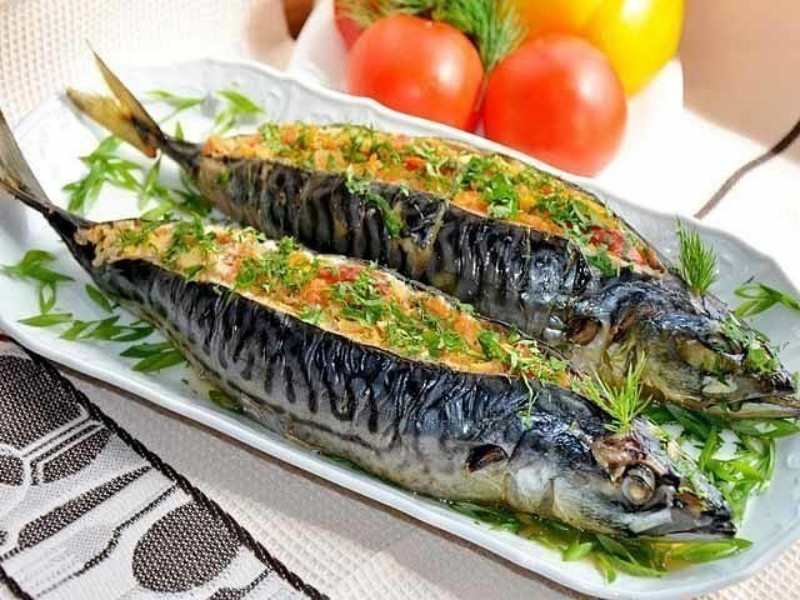 Скумбрия (макрель), запеченная в духовке: рецепт с картошкой пошагово с фото