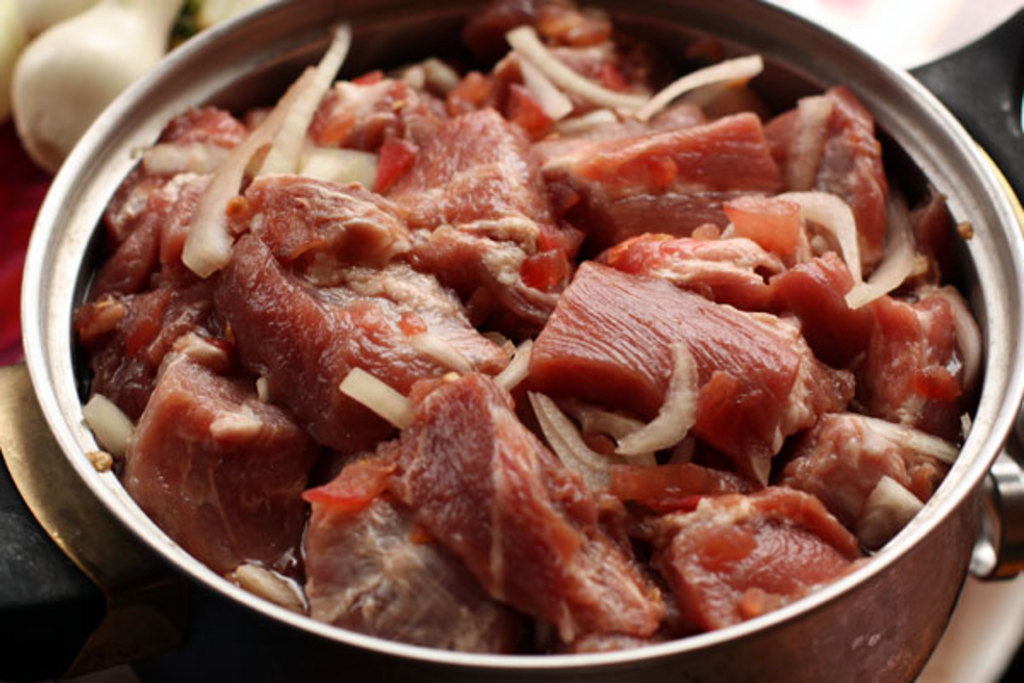 Шашлык из свинины по самому вкусному маринаду, чтобы мясо было мягким и сочным