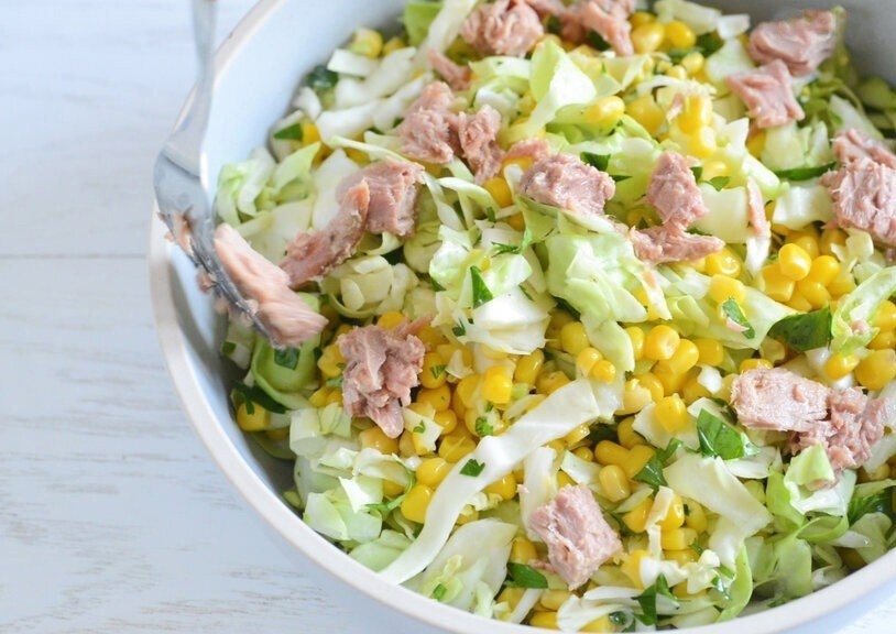 Салат со свежей капустой и кукурузой рецепты от кулинаров
