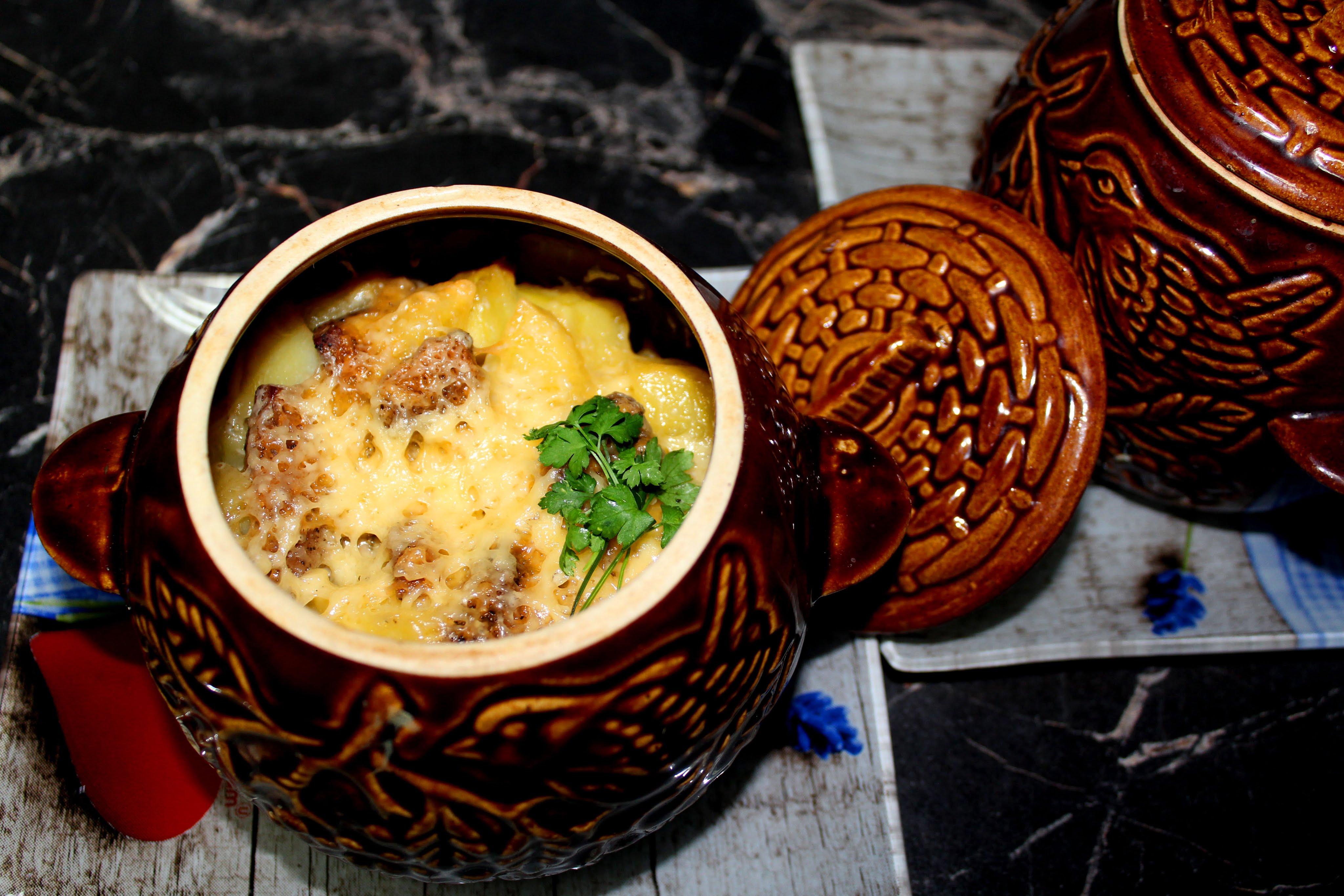 Картошка с копчеными ребрами. копчёные рёбрышки с картошкой: рецепты приготовления в духовке и казане