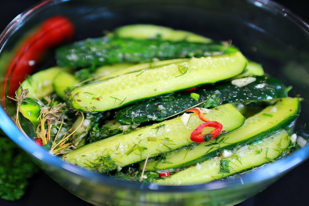 Малосольные огурцы: хрустящие, быстрого приготовления, 9 простых и вкусных рецептов