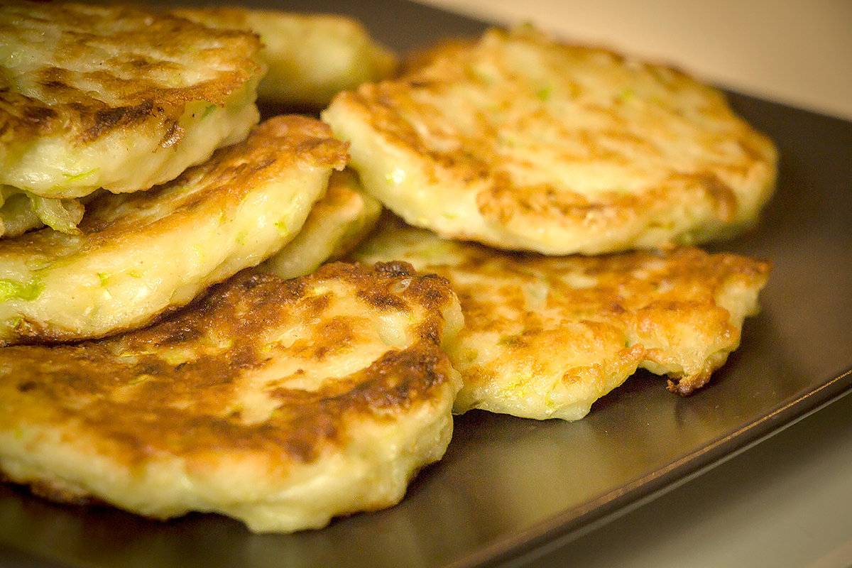 Кабачковые оладьи без яиц – 5 быстрых и вкусных рецептов