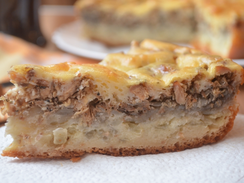Заливной пирог с сайрой: как приготовить вкусное блюдо