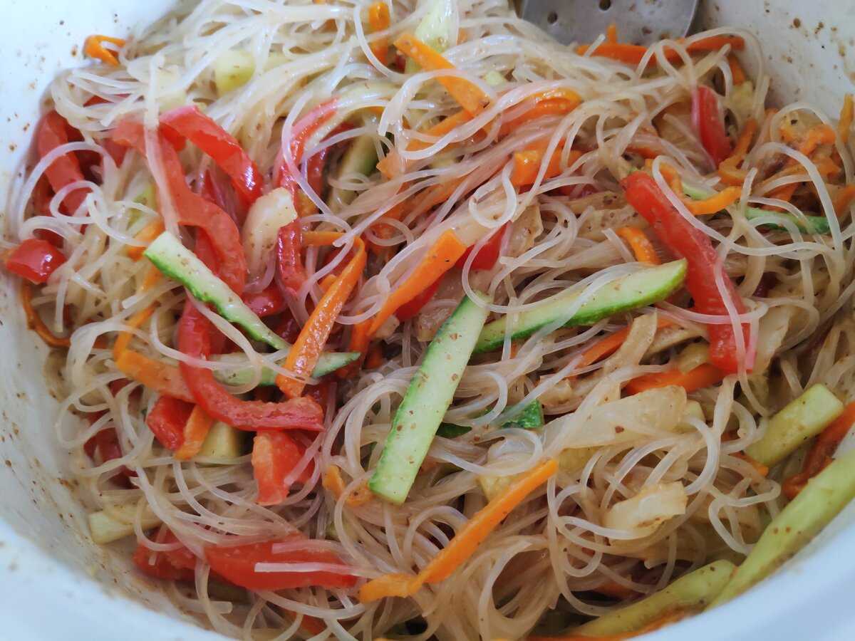 Салат из фунчозы: рецепты