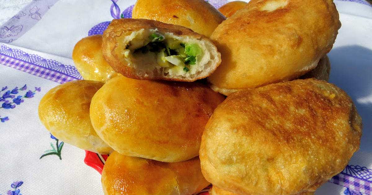 Тесто «как пух» – рецепты на кефире (для пирогов и пирожков в духовке и на сковороде)