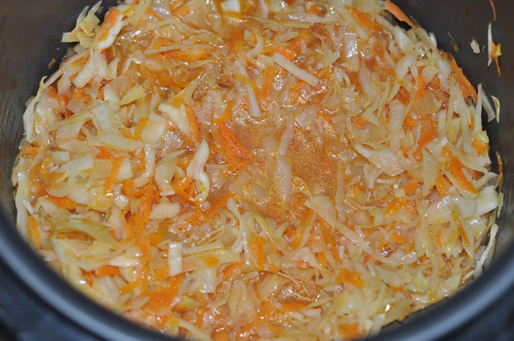 Тушеная капуста с рисом в мультиварке