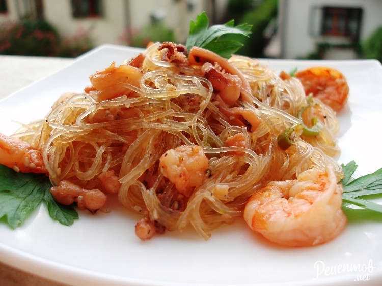 Фунчоза с креветками: 8 рецептов по-японски
