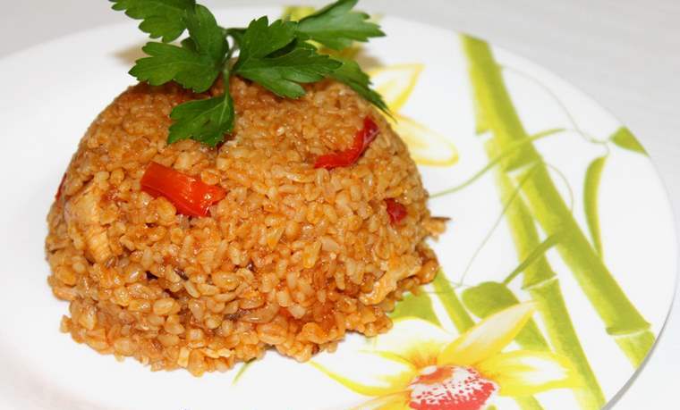 Рецепт блюда Курица в кунжутном соусе с булгуром и романеско